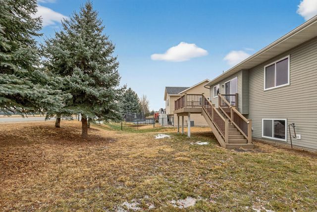 216 Arabian Avenue W, Shakopee, MN 55379