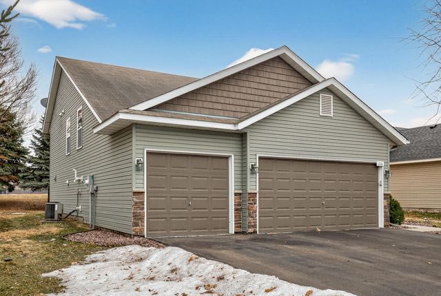 216 Arabian Avenue W, Shakopee, MN 55379