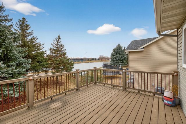 216 Arabian Avenue W, Shakopee, MN 55379