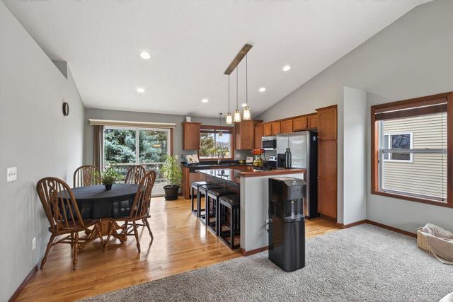 216 Arabian Avenue W, Shakopee, MN 55379