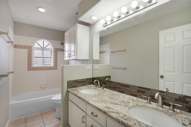 7812 Ridgeview Drive NW, Albuquerque, NM 87120