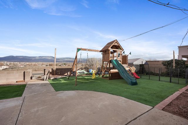 7812 Ridgeview Drive NW, Albuquerque, NM 87120