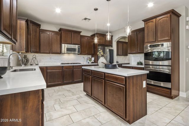 4029 E HASHKNIFE Road, Phoenix, AZ 85050