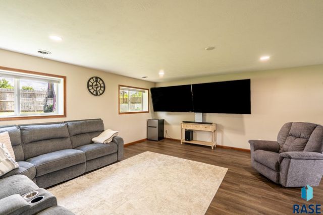 102 N Sund St Street, Worthing, SD 57077