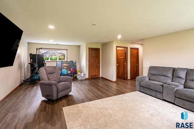 102 N Sund St Street, Worthing, SD 57077