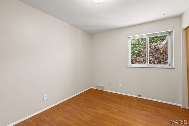 8970 S Laclede Station Road, St Louis, MO 63123