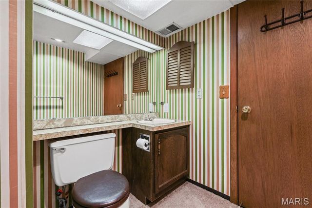 8970 S Laclede Station Road, St Louis, MO 63123