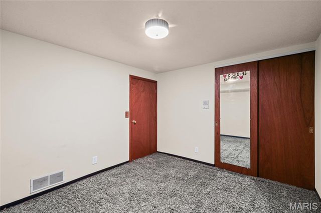 8970 S Laclede Station Road, St Louis, MO 63123