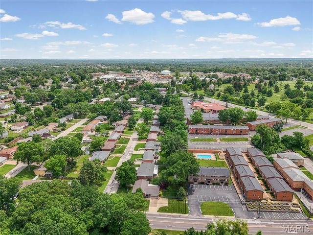 8970 S Laclede Station Road, St Louis, MO 63123