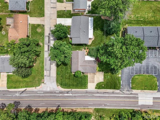 8970 S Laclede Station Road, St Louis, MO 63123