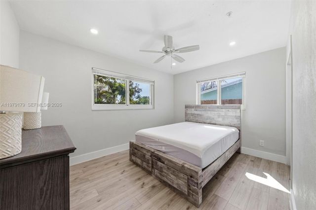 4561 SW 25th Ter, Dania Beach, FL 33312