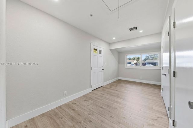 4561 SW 25th Ter, Dania Beach, FL 33312