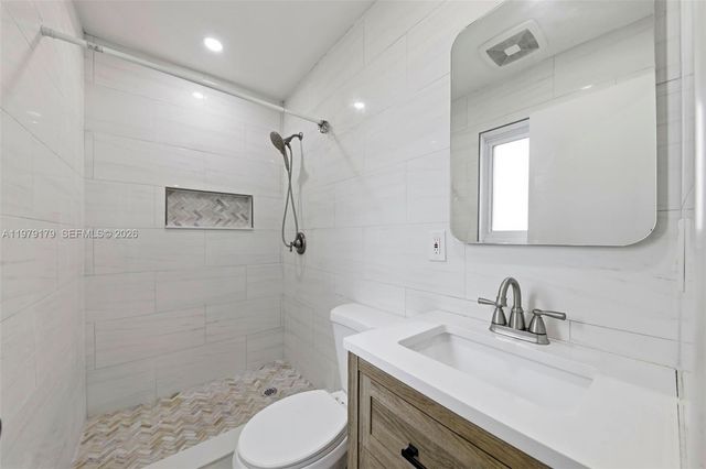 4561 SW 25th Ter, Dania Beach, FL 33312