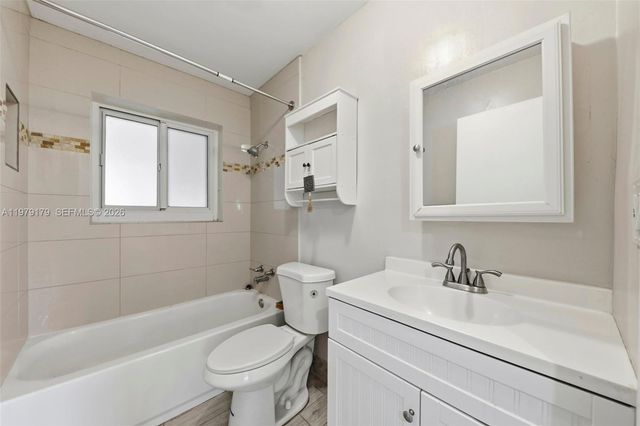 4561 SW 25th Ter, Dania Beach, FL 33312