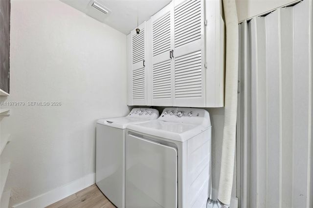 4561 SW 25th Ter, Dania Beach, FL 33312