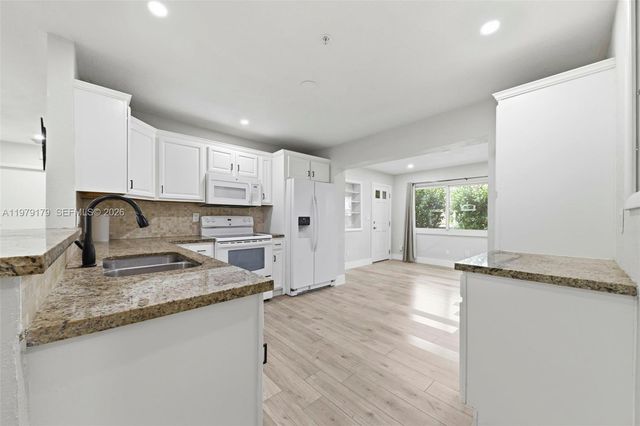 4561 SW 25th Ter, Dania Beach, FL 33312