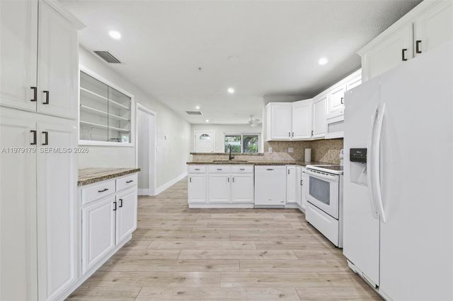 4561 SW 25th Ter, Dania Beach, FL 33312