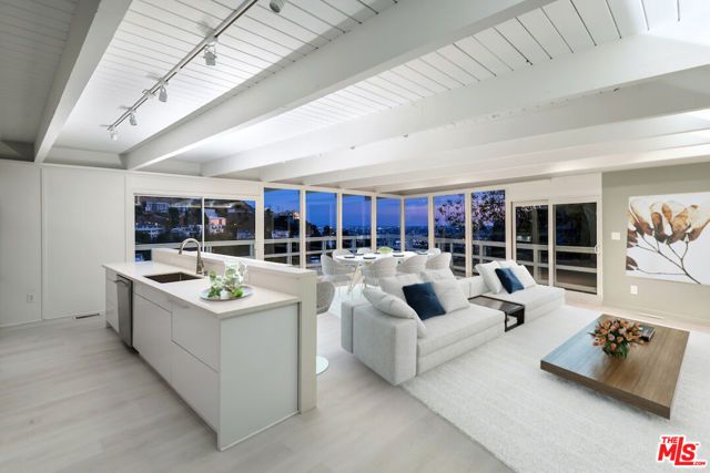 1556 Viewsite Drive, Los Angeles, CA 90069