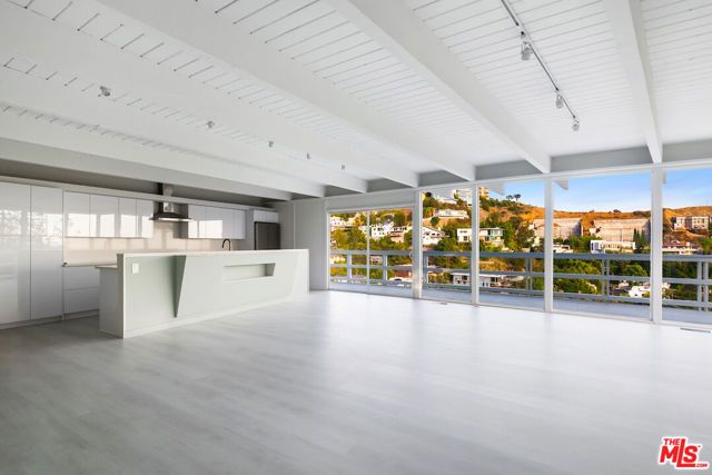 1556 Viewsite Drive, Los Angeles, CA 90069