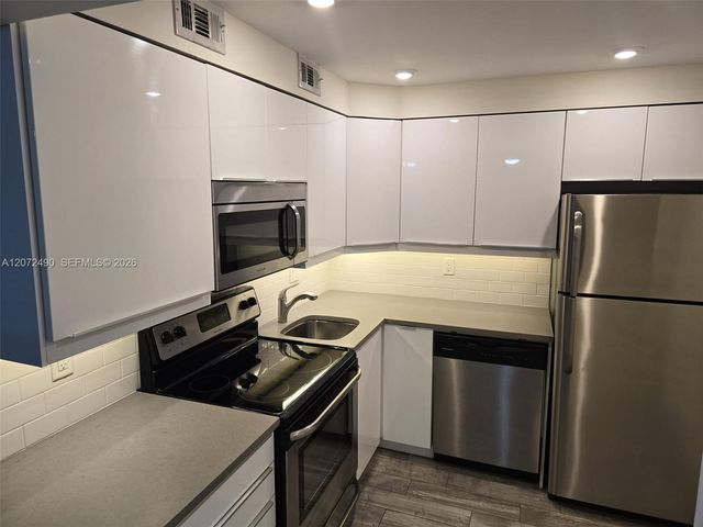 470 NW 20th Street 201, Boca Raton, FL 33431