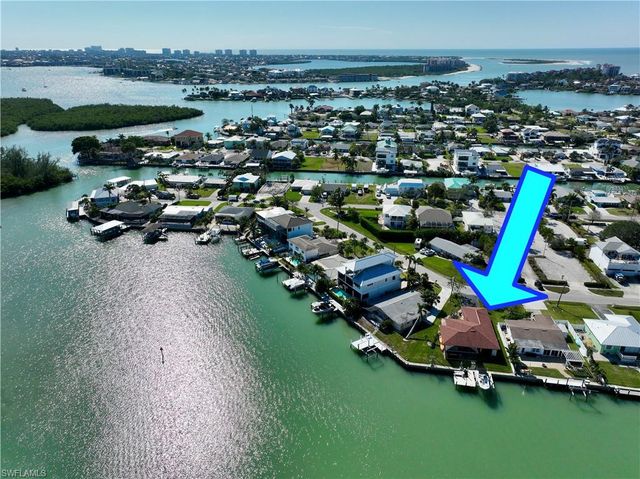 125 Pago Pago DR E, Naples, FL 34113