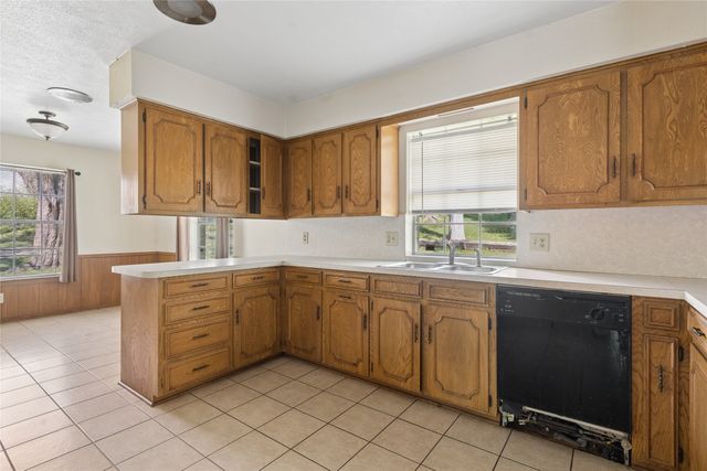 2810 Gladiolus Lane, Dallas, TX 75233