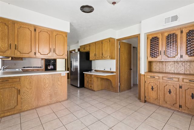 2810 Gladiolus Lane, Dallas, TX 75233