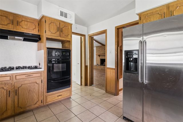 2810 Gladiolus Lane, Dallas, TX 75233