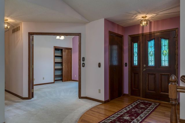 377 Carol Court, Mankato, MN 56003