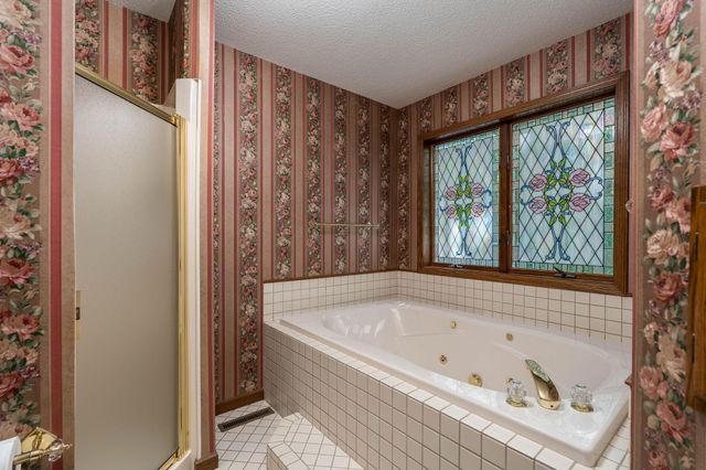 377 Carol Court, Mankato, MN 56003