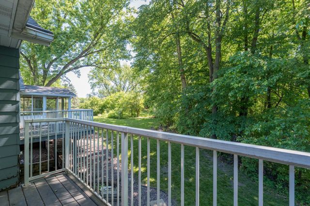 377 Carol Court, Mankato, MN 56003