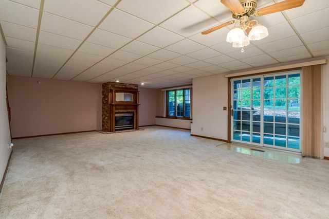 377 Carol Court, Mankato, MN 56003