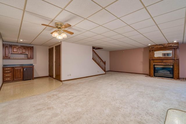 377 Carol Court, Mankato, MN 56003