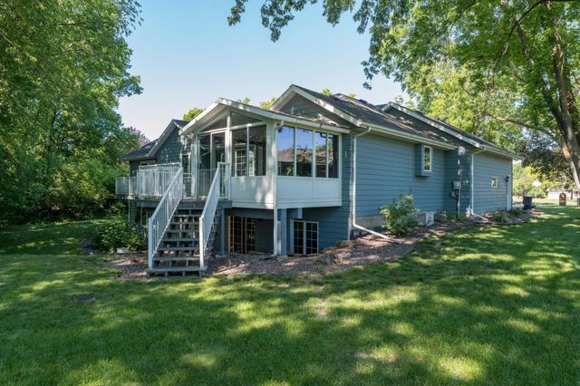 377 Carol Court, Mankato, MN 56003