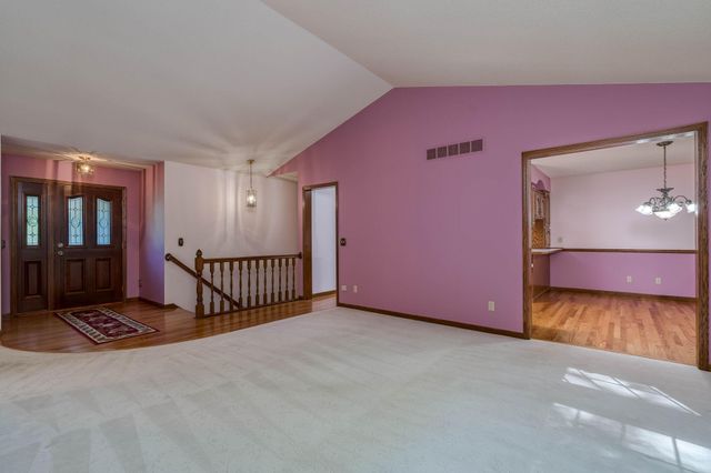377 Carol Court, Mankato, MN 56003