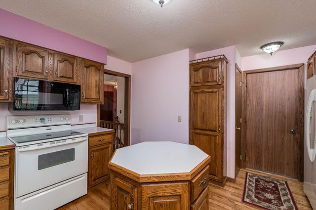 377 Carol Court, Mankato, MN 56003