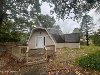 1016 Commonwealth Boulevard, Toms River, NJ 08757