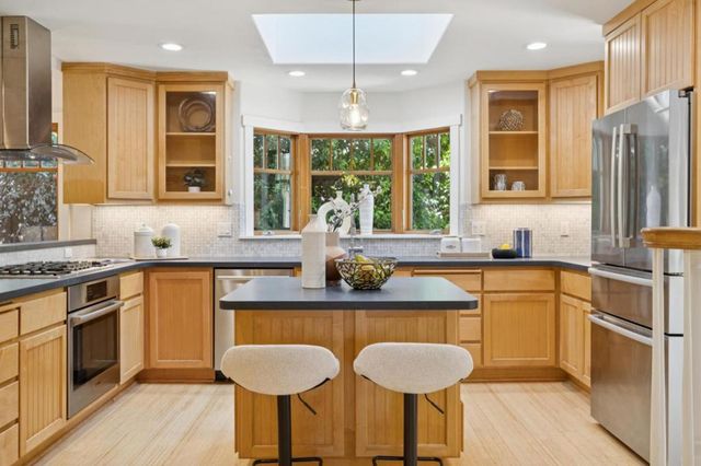 440 Gilbert Avenue, Menlo Park, CA 94025