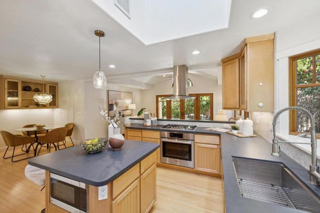 440 Gilbert Avenue, Menlo Park, CA 94025