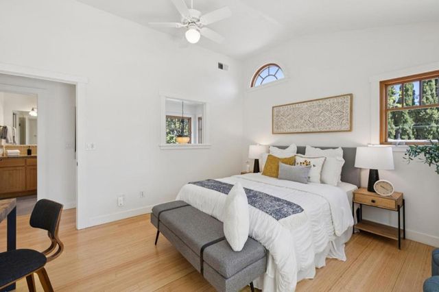 440 Gilbert Avenue, Menlo Park, CA 94025