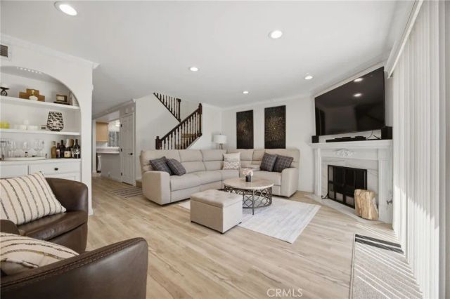 14345 Foothill 111, Sylmar, CA 91342