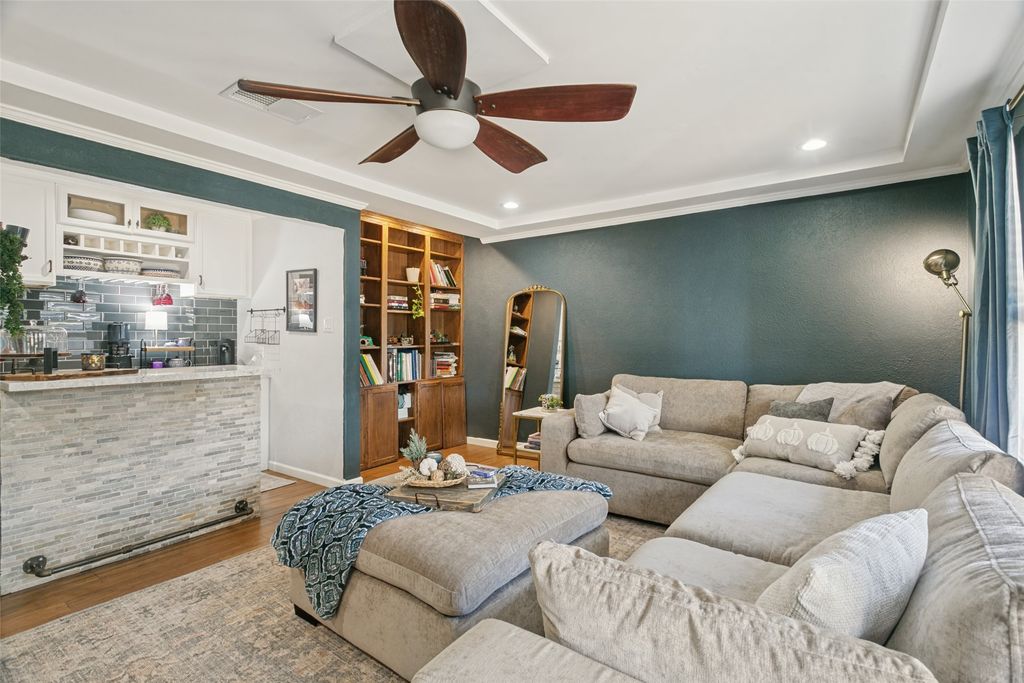 2077 Parkridge Drive, Hurst, TX 76054 — photo 5