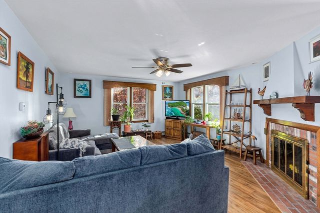 64 Ashton Ave, Falmouth, MA 02536