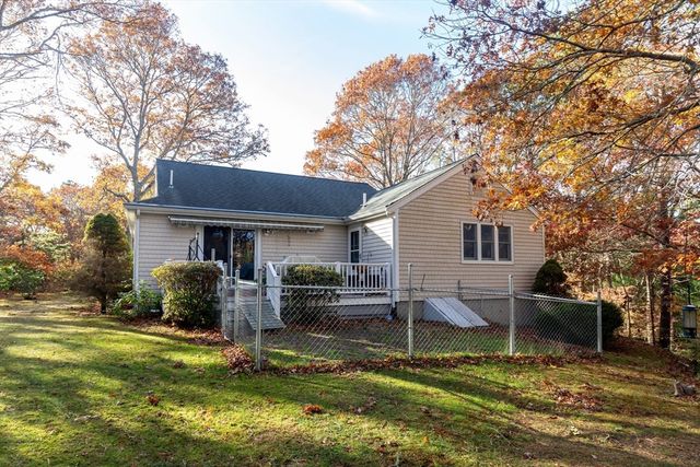 64 Ashton Ave, Falmouth, MA 02536