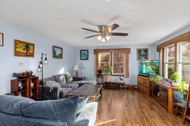 64 Ashton Ave, Falmouth, MA 02536