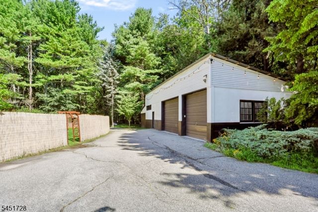 475 West Brook, Ringwood Boro, NJ 07456