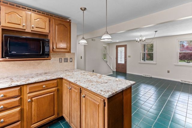 47 Cranberry Ln, Easton, MA 02375