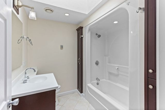 47 Cranberry Ln, Easton, MA 02375