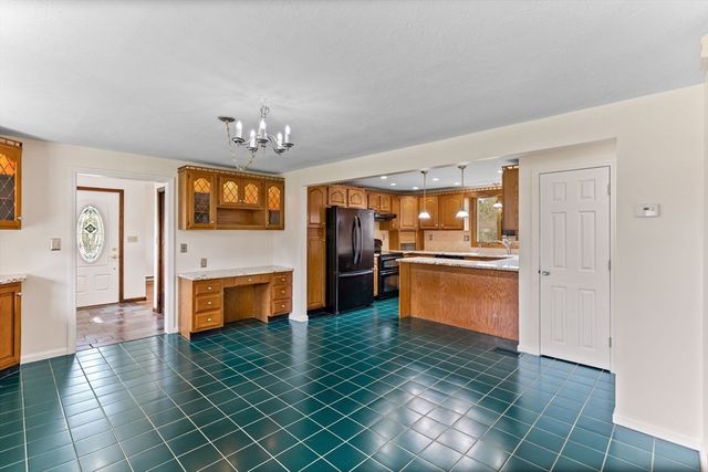 47 Cranberry Ln, Easton, MA 02375