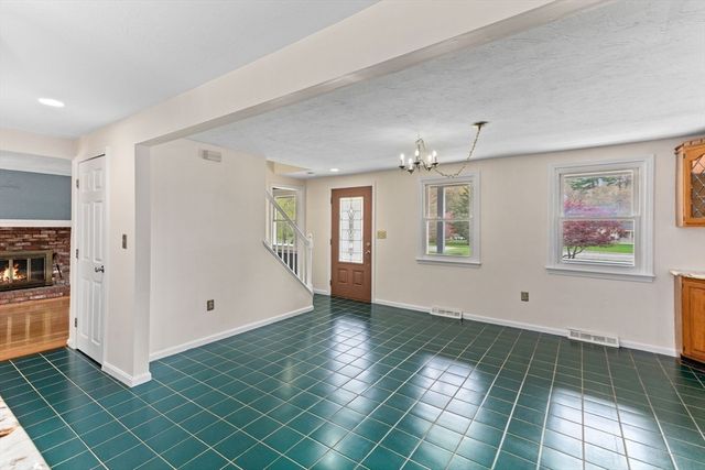 47 Cranberry Ln, Easton, MA 02375